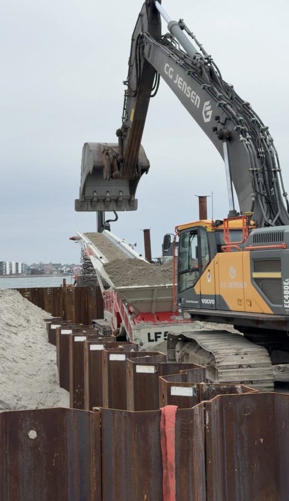 Telestack LF 520 i arbejde hos CG Jensen for at levere sand til Svanemøllens Skybrudstunnel